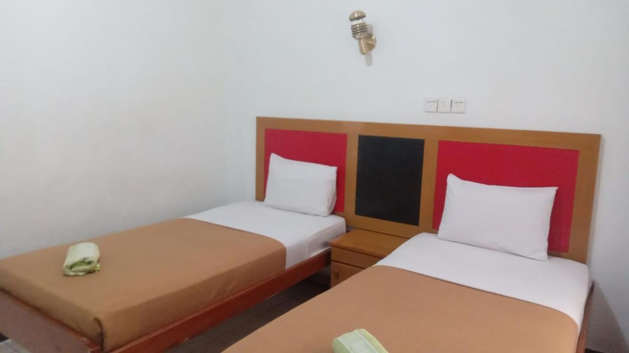 Hotel Asia בוקיטינגי מראה חיצוני תמונה