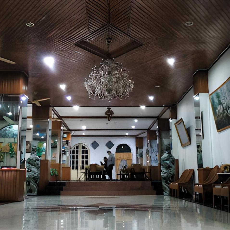 Hotel Asia בוקיטינגי מראה חיצוני תמונה